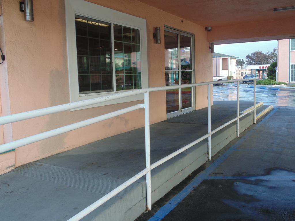 Inns Of California Salinas Exterior photo