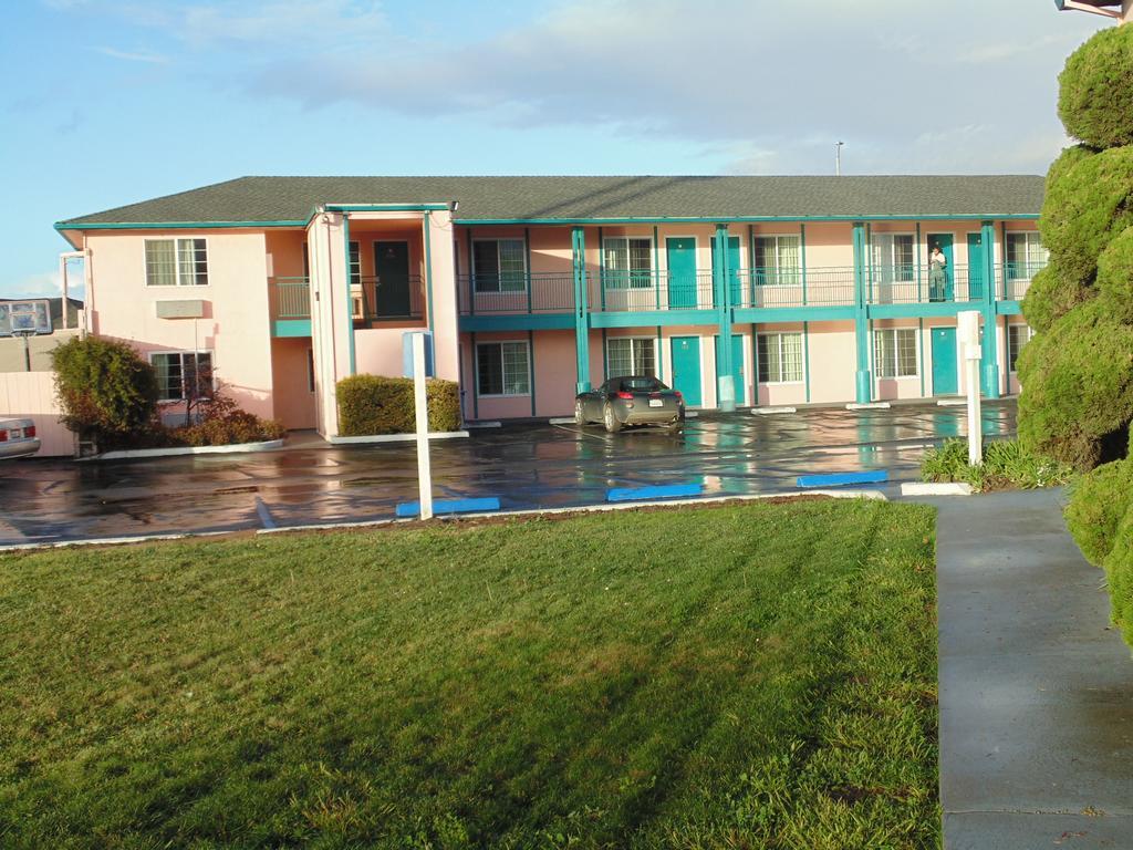 Inns Of California Salinas Exterior photo